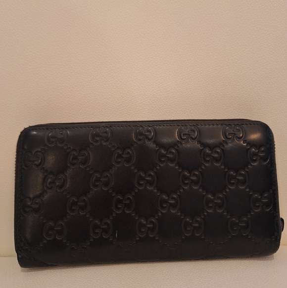 Rehab EUC Gucci Black Guccissima Embossed Leather Zip Around Wallet - Picture 2 of 4
